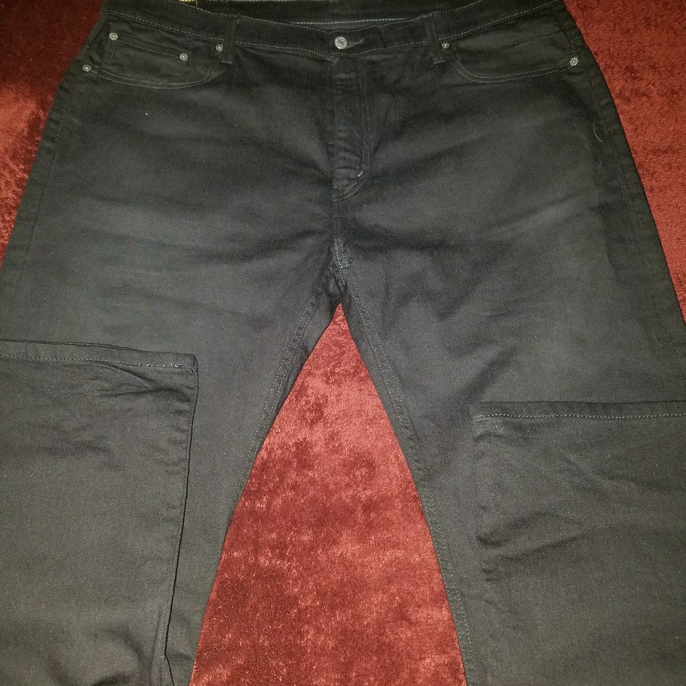 Men's 569 Levi Jeans  (black) size 40W 32L